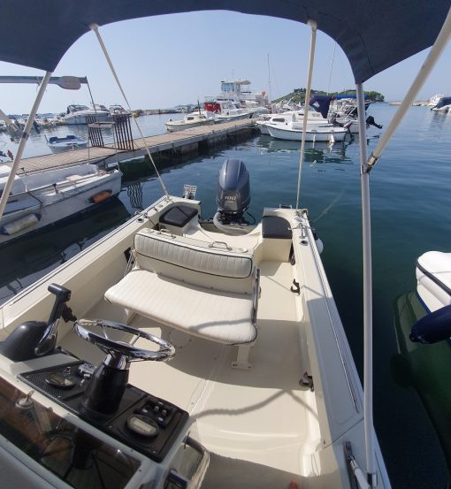 rental boat whaler seating